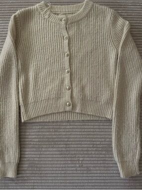 Jessica Simpson Cream Ribbed Cropped Cardigan with Pearl Buttons